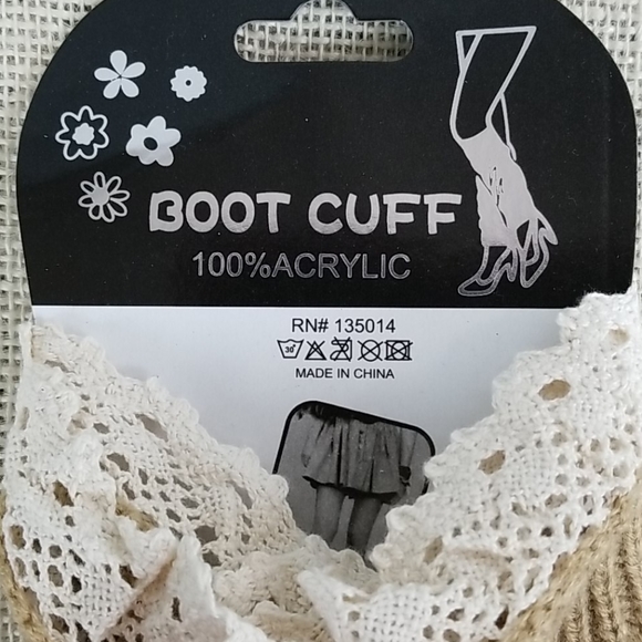 Knit Boot Cuffs with Lace and Buttons - Picture 3 of 6